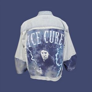 "Ice Cube" Light Blue Denim Top Size Med To Large